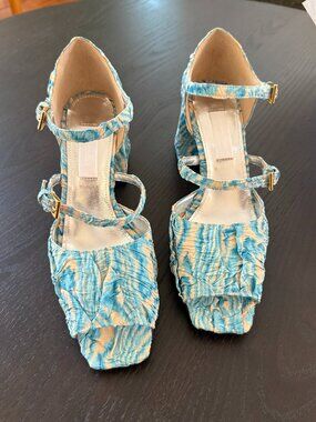 NWT Suzanne Rae Demi Toe Double Maryjane Heel in Aqua Plissé, Size 38/8